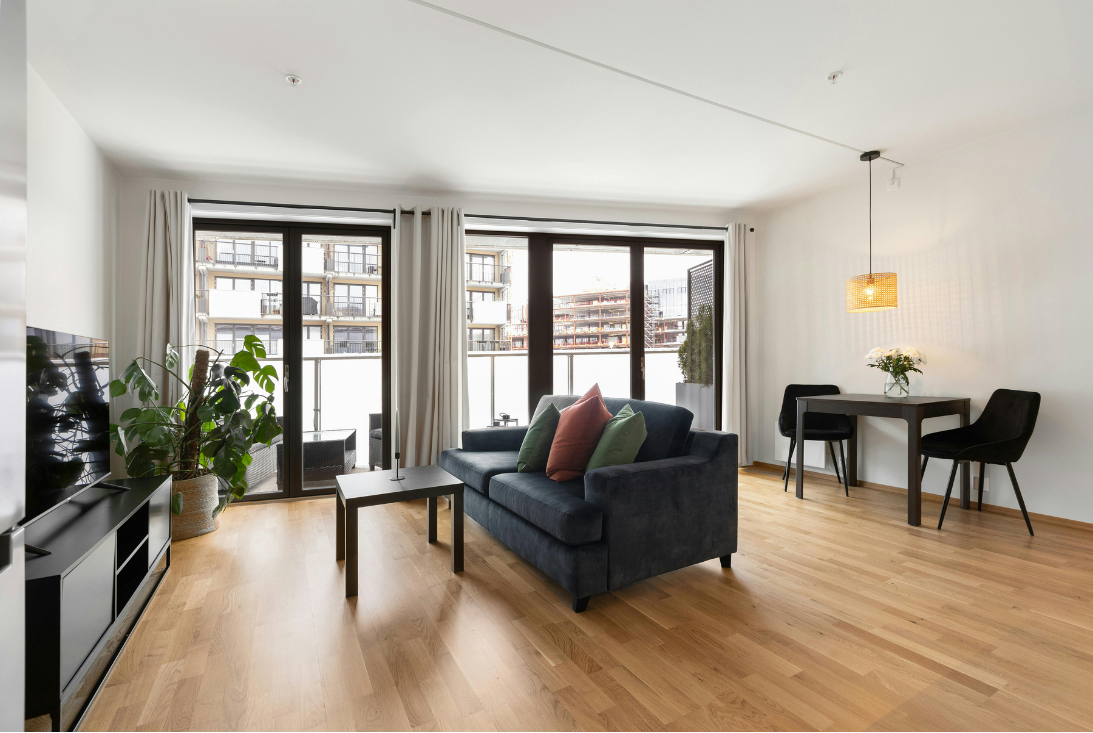 A well-kept rental living room, ready for inventory